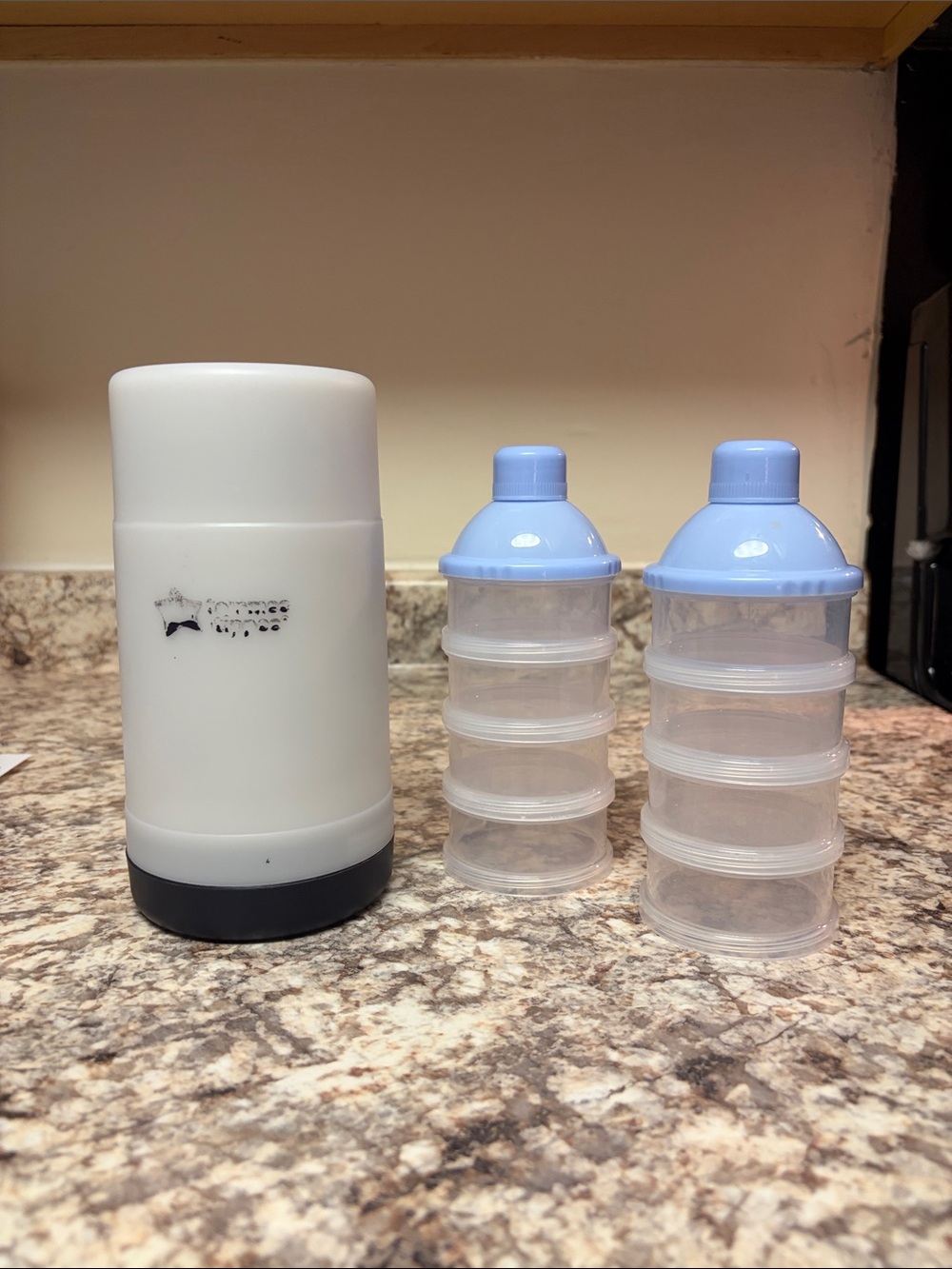 Tommee Tippee Portable Travel Food & Bottle Warmer and Travel Formula Dispensers